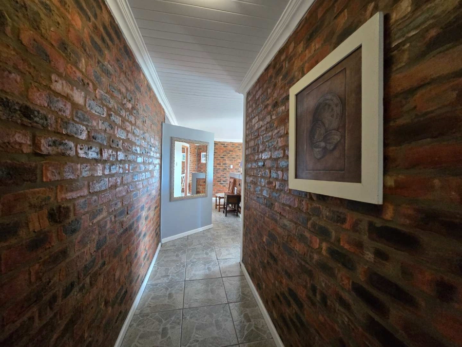 4 Bedroom Property for Sale in Stilbaai Wes Western Cape